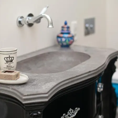 Luxury In Old City דירה